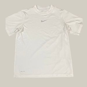 Women’s Nike Tee Medium
